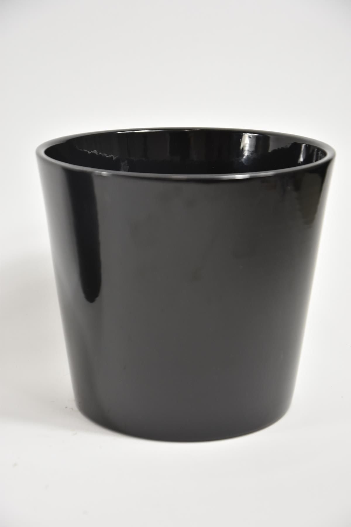 Zwarte Pot 28 cm